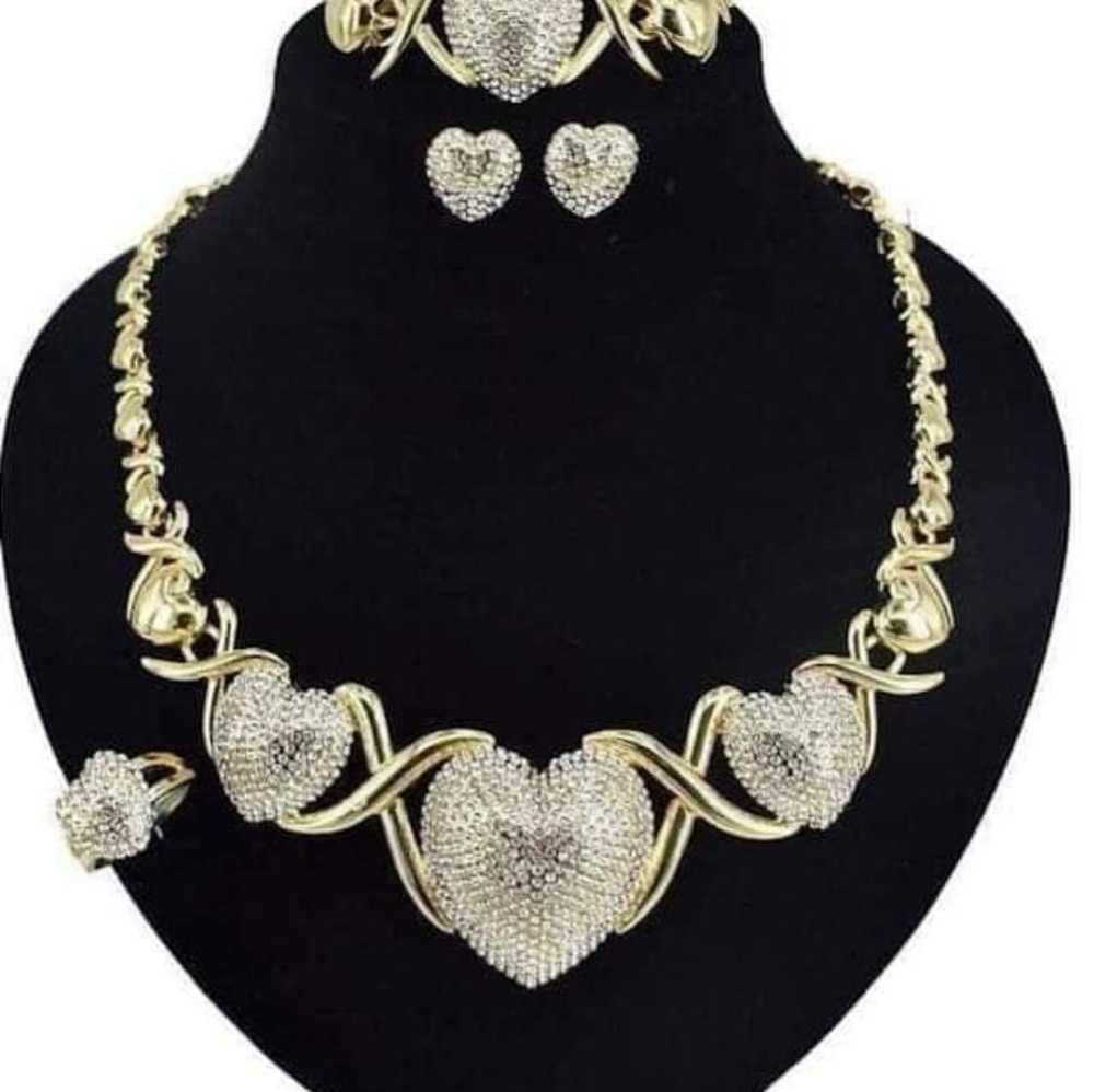 Jewelry/ Clothes  /shoes